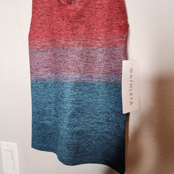 NWT Athleta Relay Tank Top Shirt Gradient Ombre Multi Red Blue Size XS - Picture 3 of 16